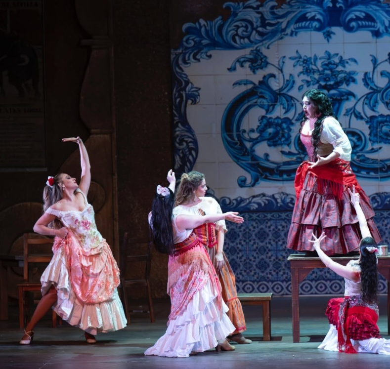 Ballet Gran Canaria Flamenco Estudio en ópera — escena con azulejos teatro Las Palmas